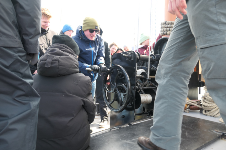 Segel hissen im Wattenmeer